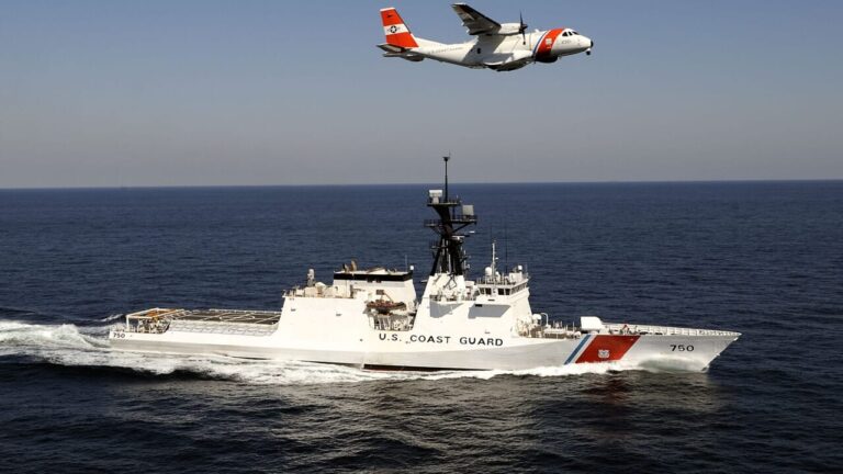 The remains of a plane found at sea: there were 6 people on board