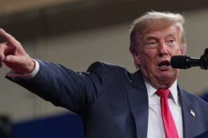 Trump and the protests in Europe: “They are people who hate Italy. Macron is destroying France”