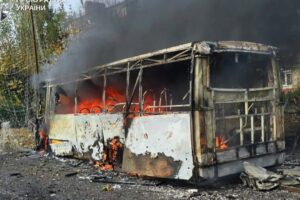 Ukraine, Russian raid on a bus in Kramatorsk: at least 30 dead